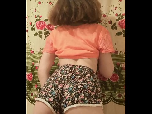 ❤️ Giovane pupa sexy fa uno striptease riprendendo i suoi pantaloncini alla telecamera ☑ Pornoal it.massagecenter-yalta.ru ❌️