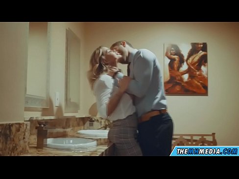 ❤️ Quando una bionda formosa ti seduce in un bagno pubblico ☑ Pornoal it.massagecenter-yalta.ru ❌️